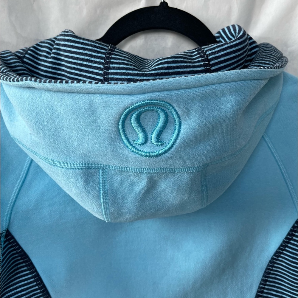 Lululon scuba hoodie Shhh... I’m meditating hoodie - Picture 3 of 3